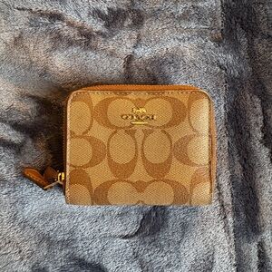 CHIC Coach Monogram Brown Wallet 🤎